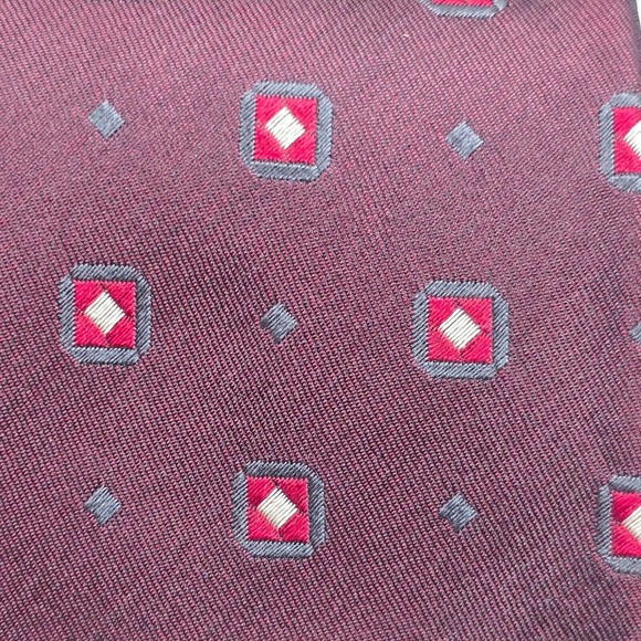 Hickey Freeman Neck Tie Purple Geometric 100% Silk Made in Italy Embroidered - Picture 2 of 7